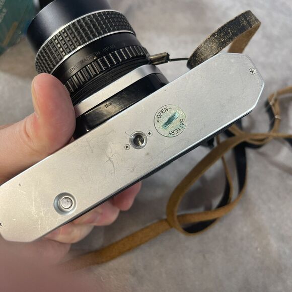 Pentax Spotmatic 35mm SLR Film Camera with Super Takumar lens & Wide Angel Lens - Picture 15 of 16